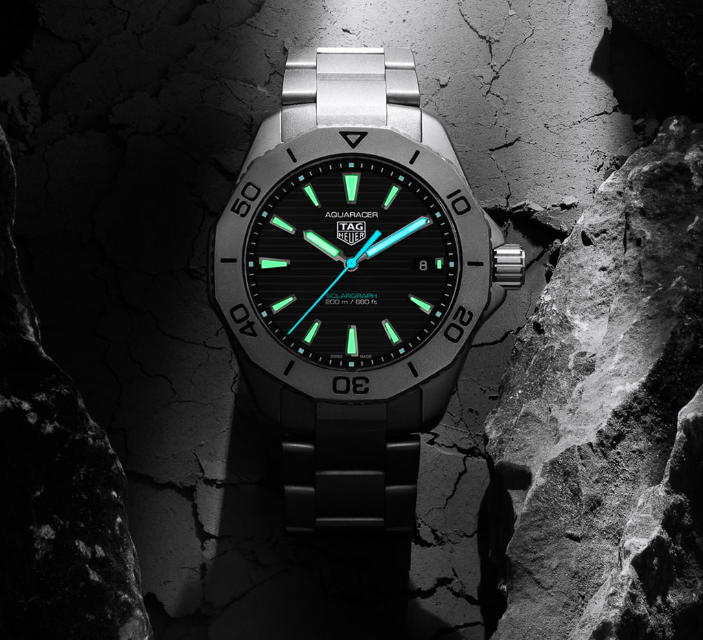 TGHR Aquaracer Professional 200 Solargraph with Titanium Bracelet