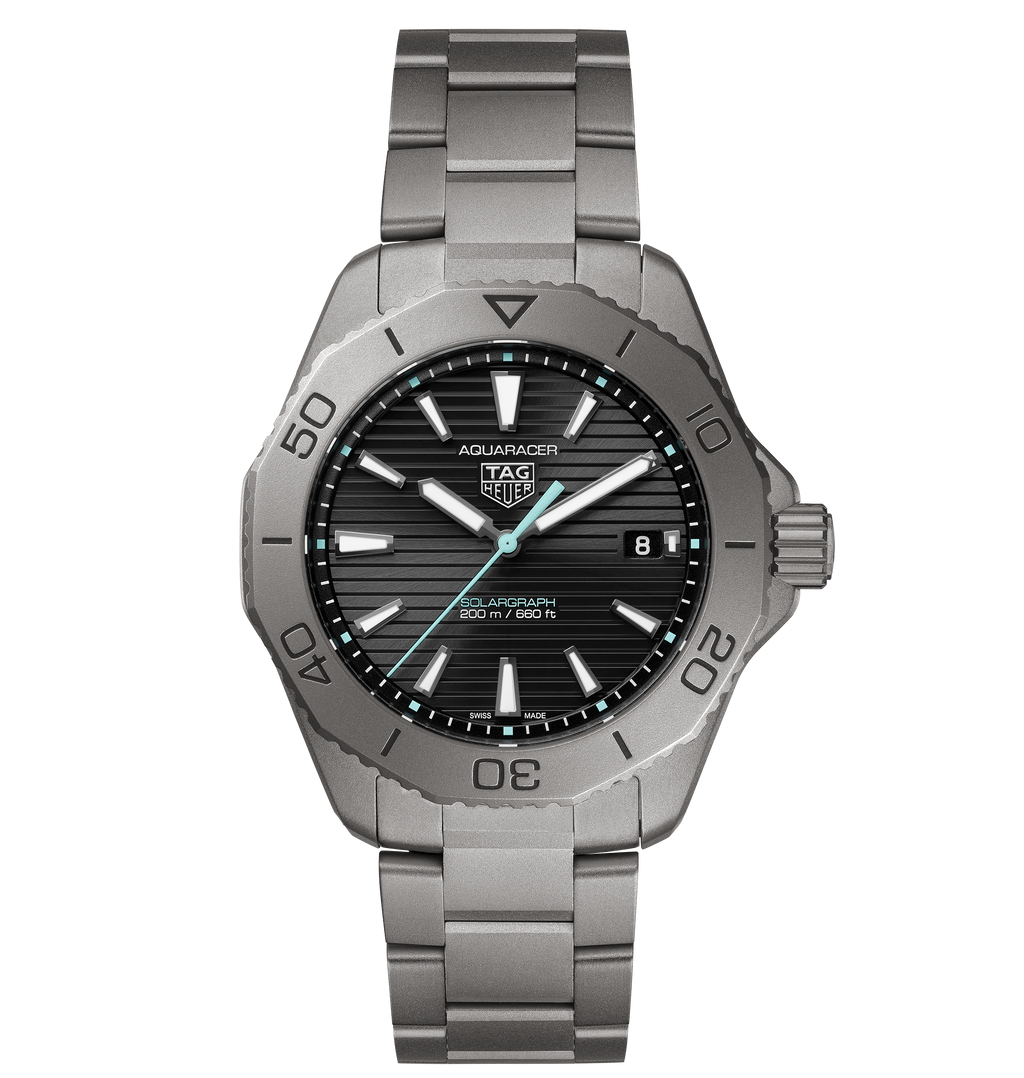 TGHR Aquaracer Professional 200 Solargraph with Titanium Bracelet
